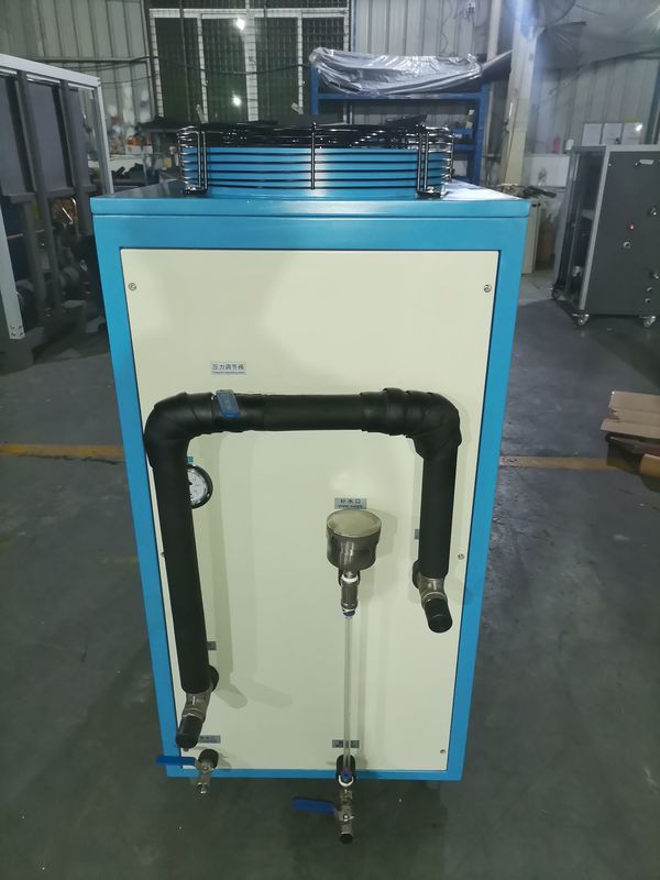 Précision et efficacité 2,5 m3/h Flux d'eau refroidie Refroidisseurs à vitesse variable refroidis par air pour le contrôle de la température en laboratoire