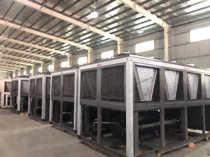 Chiller industriel à vis refroidi à l'air de 150 tonnes Solution de refroidissement à haut rendement pour machines à extruder