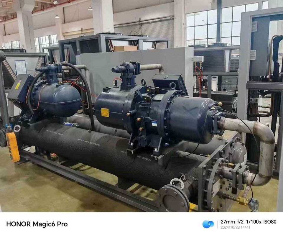 Chiller à vis refroidi à l'eau de 280 chevaux Chillers à eau pour processus industriels pour l'impression et la ligne de stratification de films BOPP