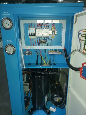 Précision et efficacité 2,5 m3/h Flux d'eau refroidie Refroidisseurs à vitesse variable refroidis par air pour le contrôle de la température en laboratoire